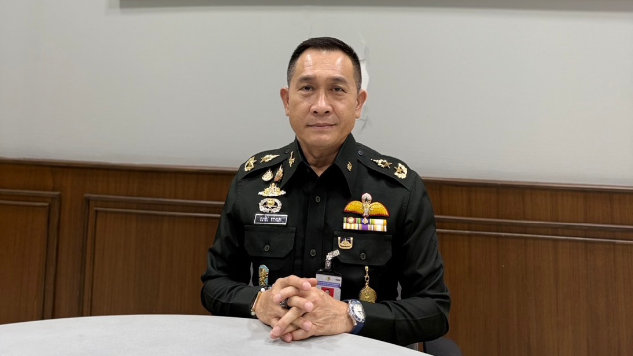 ธนาธิป สว่างแสง 09